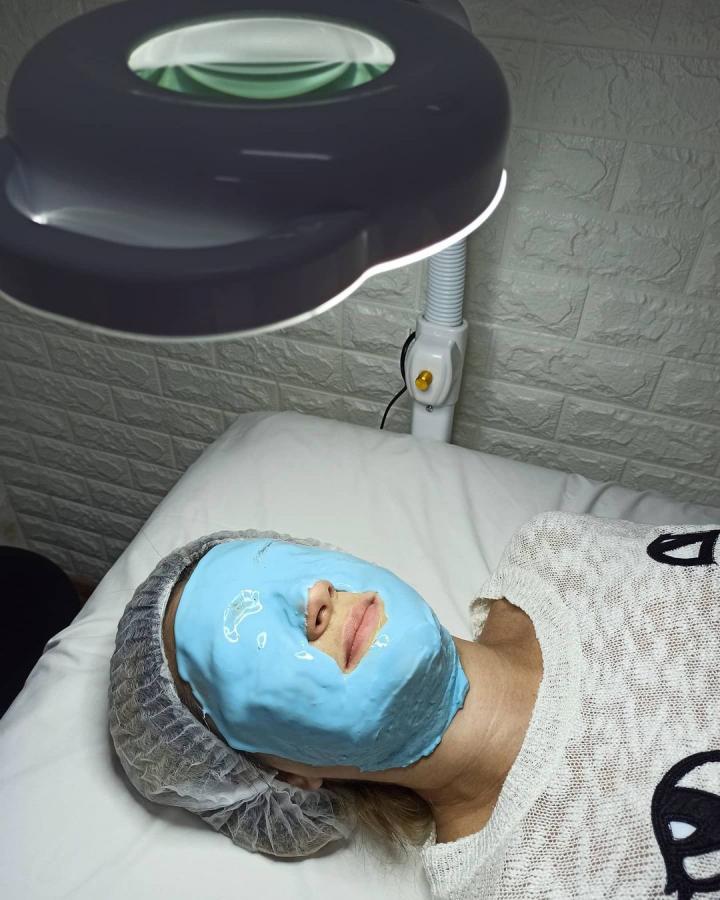 Маска з екстрактом чорної ікри – секрет молодості